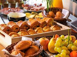 Ibis Annecy Cran Gevrier Hotel