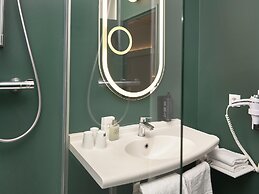 Ibis Annecy Cran Gevrier Hotel