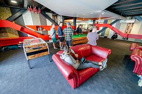 Nomads Queenstown Backpackers