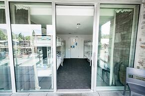 Nomads Queenstown Backpackers