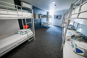 Nomads Queenstown Backpackers