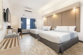 Microtel by Wyndham Mall of Asia