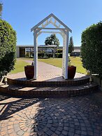 Airport Motel Sir Francis Drake