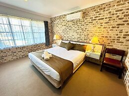 Airport Motel Sir Francis Drake