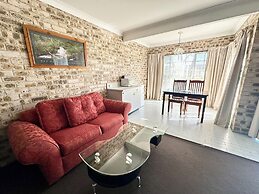 Airport Motel Sir Francis Drake