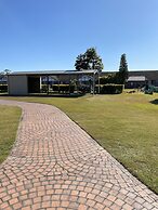 Airport Motel Sir Francis Drake