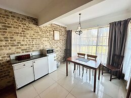 Airport Motel Sir Francis Drake