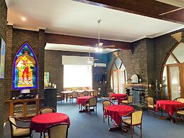 Airport Motel Sir Francis Drake