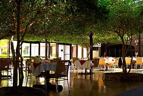 Airport Motel Sir Francis Drake