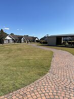 Airport Motel Sir Francis Drake