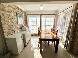 Airport Motel Sir Francis Drake