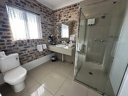 Airport Motel Sir Francis Drake