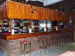 Airport Motel Sir Francis Drake