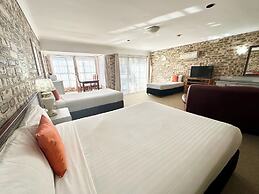 Airport Motel Sir Francis Drake