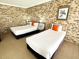 Airport Motel Sir Francis Drake