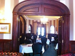 Georgian House Hotel