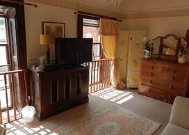 Georgian House Hotel