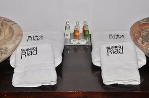 Hotel Blanco Riad