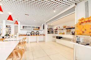 Brit Hotel Porte d’Espagne