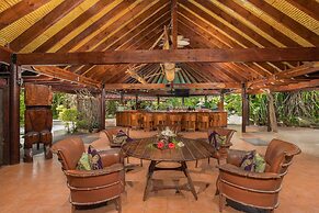 Sanctuary Rarotonga-On the beach - Adults Only