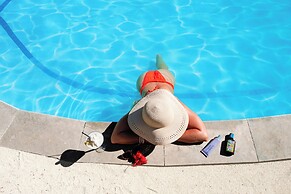 Sanctuary Rarotonga-On the beach - Adults Only