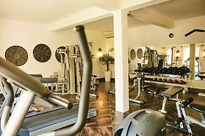 Breezes Beach Club & Spa – Half Board