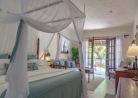 Breezes Beach Club & Spa – Half Board