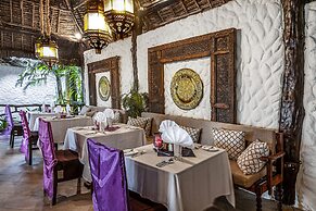 Breezes Beach Club & Spa – Half Board