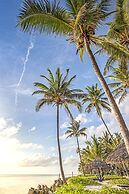 Breezes Beach Club & Spa – Half Board