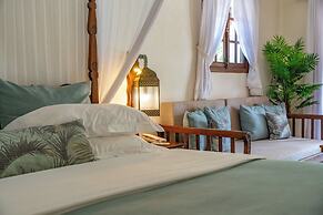 Breezes Beach Club & Spa – Half Board