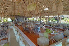 Breezes Beach Club & Spa – Half Board