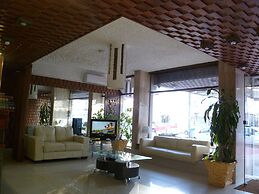 Shelton Hotel