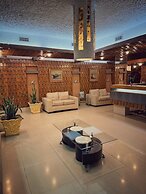 Shelton Hotel