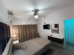 Shelton Hotel