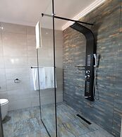 Beachcomber Bay - Guest House