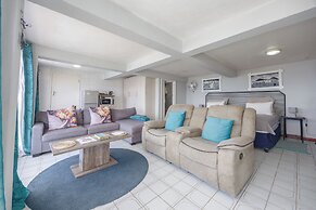 Beachcomber Bay - Guest House