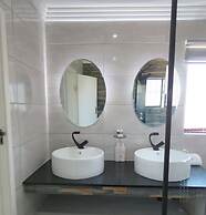 Beachcomber Bay - Guest House