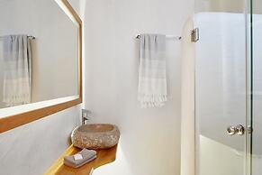 La Perla Villas and Suites - Adults Only