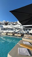 La Perla Villas and Suites - Adults Only