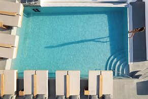 La Perla Villas and Suites - Adults Only