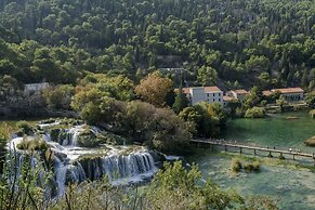 Vrata Krke Hotel