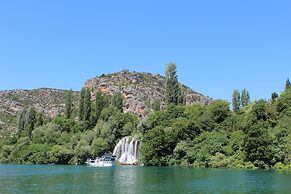 Vrata Krke Hotel