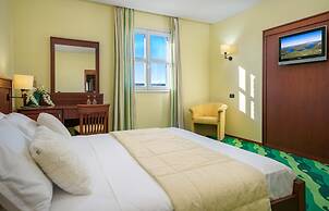 Vrata Krke Hotel