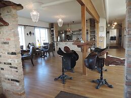 Lanthotell Lögnäs Gård