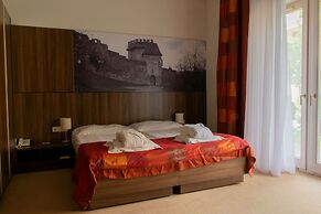 Royal Club Hotel