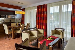 Royal Club Hotel