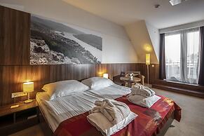 Royal Club Hotel