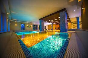 Royal Club Hotel