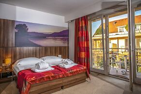 Royal Club Hotel