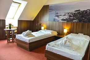 Royal Club Hotel
